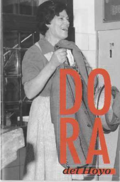 Dora: Prier 9 jours avec Dora del Hoyo. [Folleto]